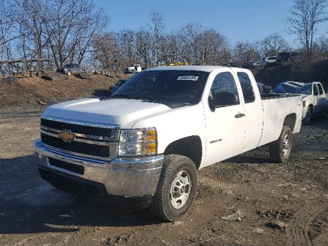 1GC2KVCG4CZ200940 - 2012 CHEVROLET SILVERADO WHITE photo 2