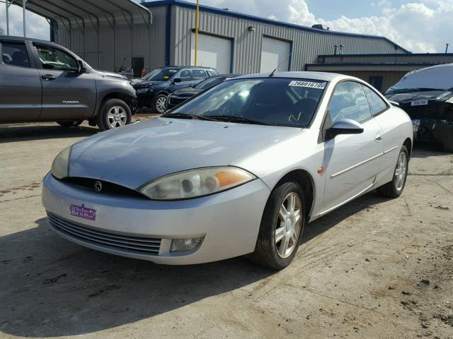 1ZWFT61L215602148 - 2001 MERCURY COUGAR V6 SILVER photo 2