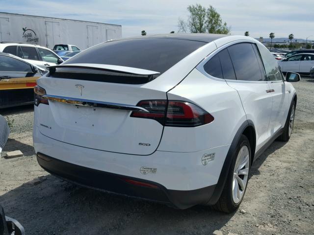 5YJXCBE24GF017150 - 2016 TESLA MODEL X WHITE photo 4