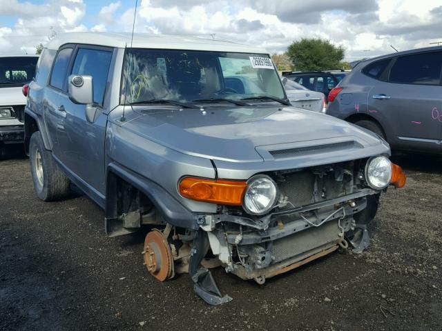 JTEZU4BFXAK009522 - 2010 TOYOTA FJ CRUISER SILVER photo 1