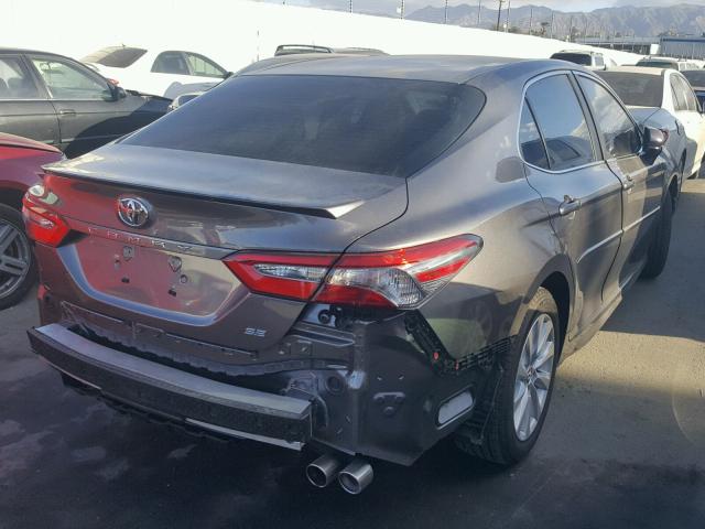 4T1B11HK6JU525734 - 2018 TOYOTA CAMRY L GRAY photo 4