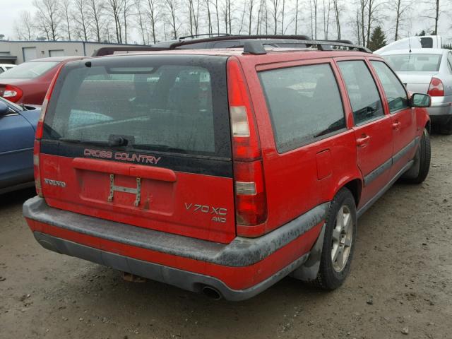 YV1LZ5643W2525443 - 1998 VOLVO V70 XC RED photo 4