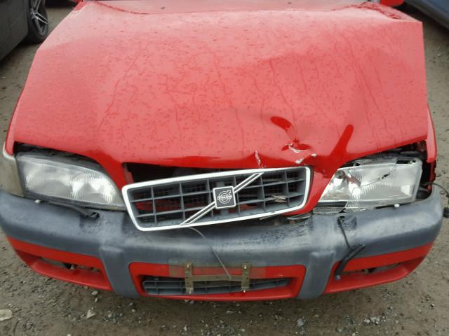 YV1LZ5643W2525443 - 1998 VOLVO V70 XC RED photo 7