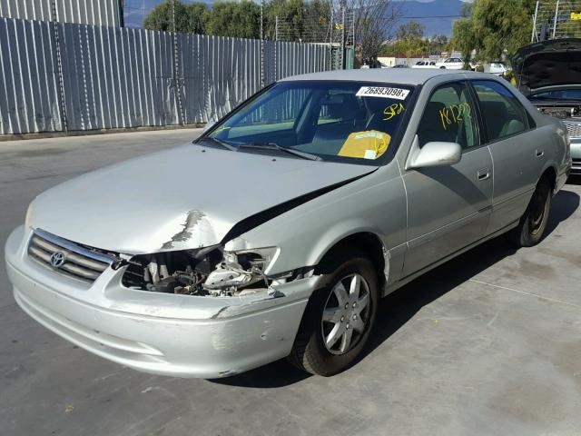 4T1BG22K4YU660928 - 2000 TOYOTA CAMRY CE SILVER photo 2