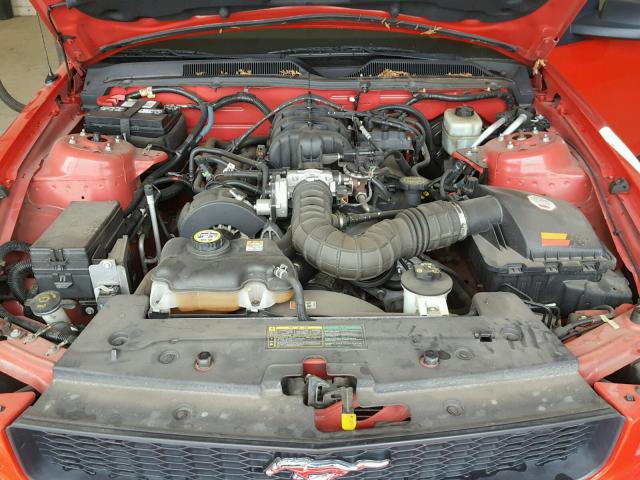 1ZVFT84NX55211106 - 2005 FORD MUSTANG RED photo 7