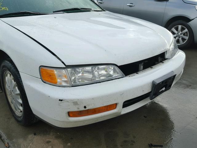 1HGCD5657TA163911 - 1996 HONDA ACCORD EX WHITE photo 9