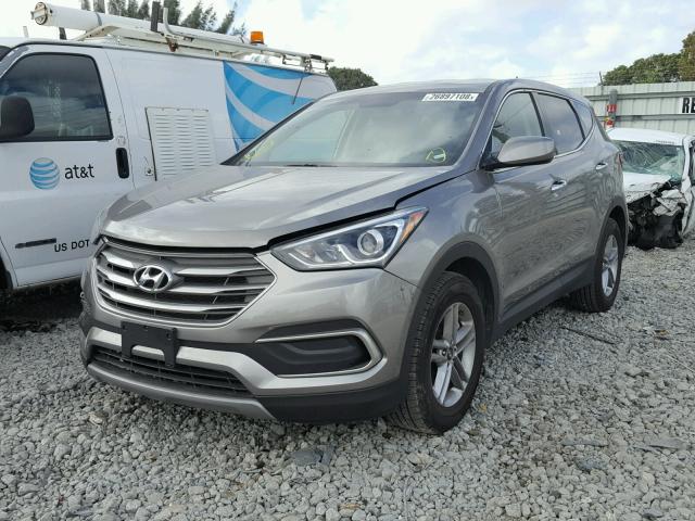 5NMZT3LB7JH060517 - 2018 HYUNDAI SANTA FE S GOLD photo 2