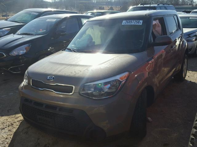 KNDJN2A26F7143391 - 2015 KIA SOUL TAN photo 2