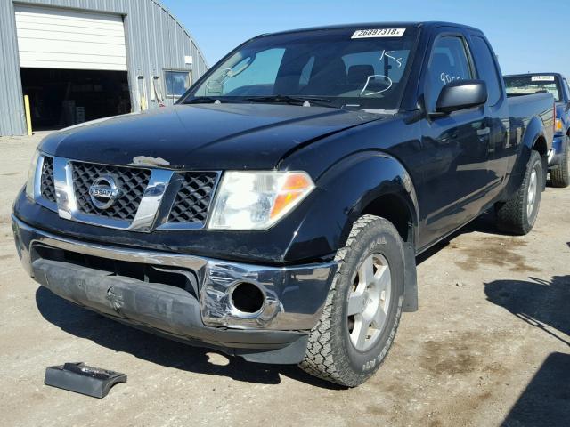 1N6AD06U25C426827 - 2005 NISSAN FRONTIER K BLACK photo 2