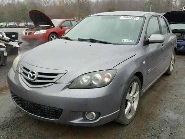 JM1BK343941197873 - 2004 MAZDA 3 HATCHBAC GRAY photo 2