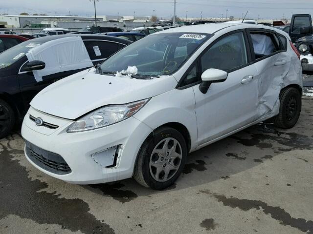 3FADP4TJ5DM215553 - 2013 FORD FIESTA S WHITE photo 2