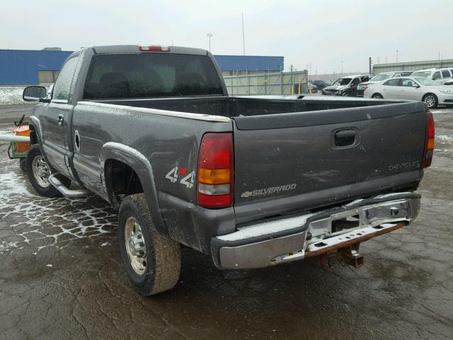 1GCHK24U92E240871 - 2002 CHEVROLET SILVERADO GRAY photo 3