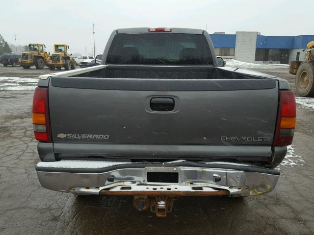 1GCHK24U92E240871 - 2002 CHEVROLET SILVERADO GRAY photo 6