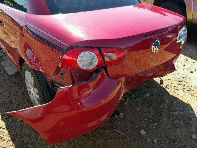 WVWBA71FX8V053336 - 2008 VOLKSWAGEN EOS TURBO RED photo 9