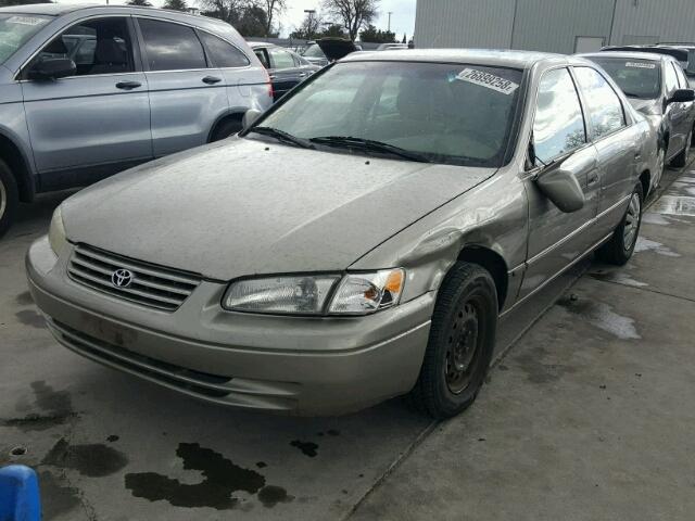 4T1BG22K2XU444462 - 1999 TOYOTA CAMRY CE TAN photo 2