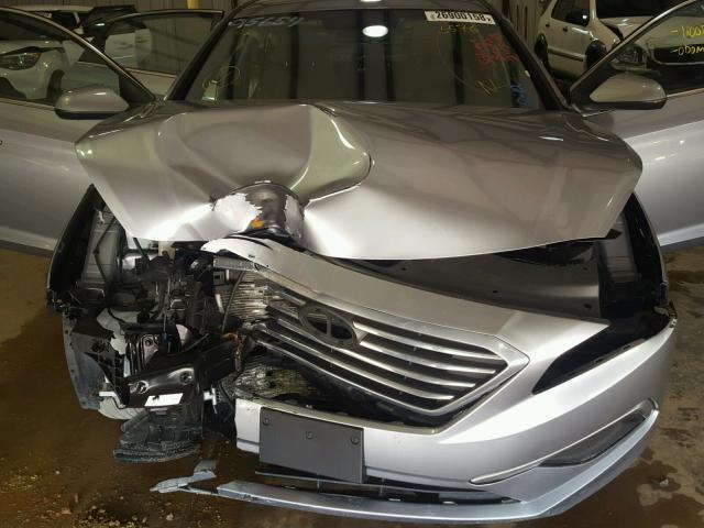 5NPE24AF7HH443576 - 2017 HYUNDAI SONATA SE SILVER photo 7