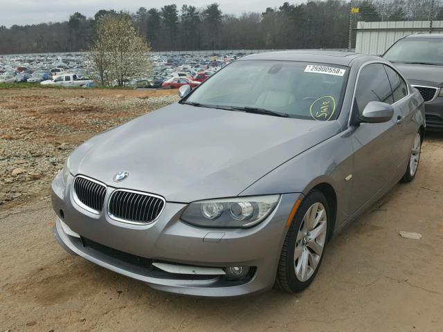 WBAKE3C53BE558558 - 2011 BMW 328 I GRAY photo 2