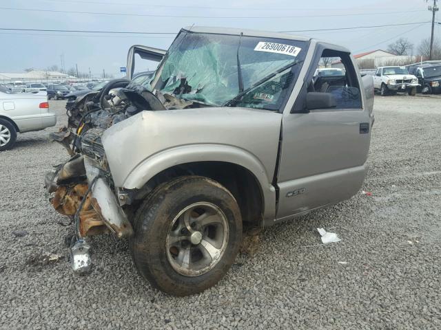 1GCCS1448W8145341 - 1998 CHEVROLET S TRUCK S1 GRAY photo 2