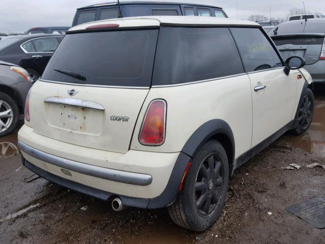 WMWRC33463TE18676 - 2003 MINI COOPER CREAM photo 4
