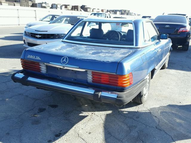 WDBBA45C3FA019630 - 1985 MERCEDES-BENZ 380 SL BLUE photo 4