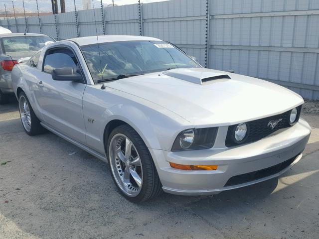 1ZVFT82H165223871 - 2006 FORD MUSTANG GT SILVER photo 1