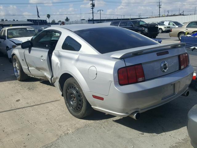 1ZVFT82H165223871 - 2006 FORD MUSTANG GT SILVER photo 3