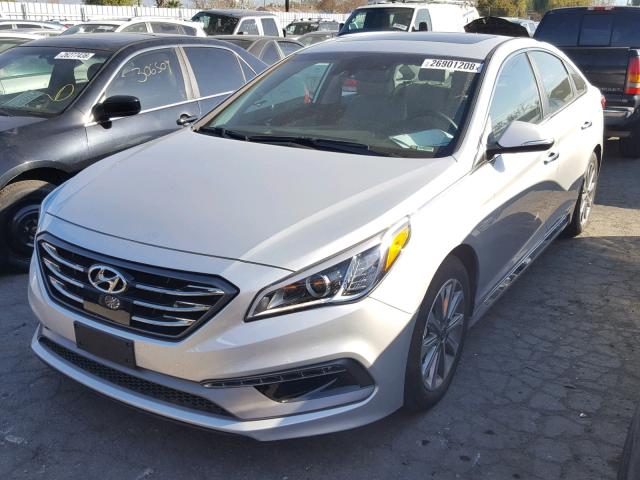 5NPE34AF7HH579865 - 2017 HYUNDAI SONATA SPO SILVER photo 2