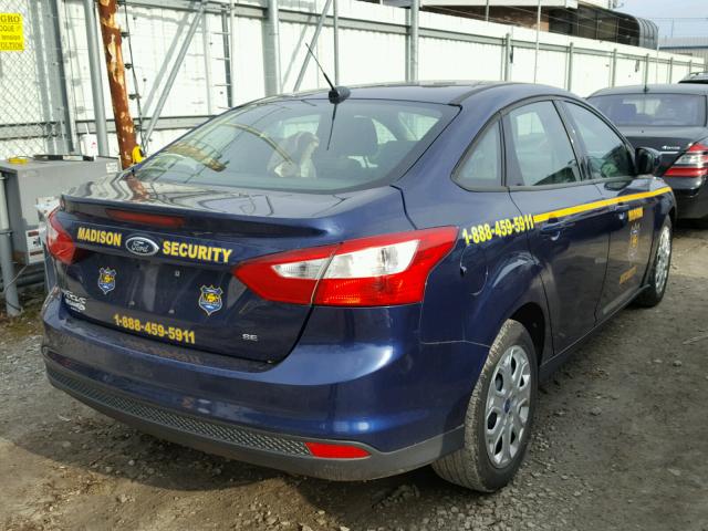 1FAHP3F23CL145549 - 2012 FORD FOCUS SE BLUE photo 4