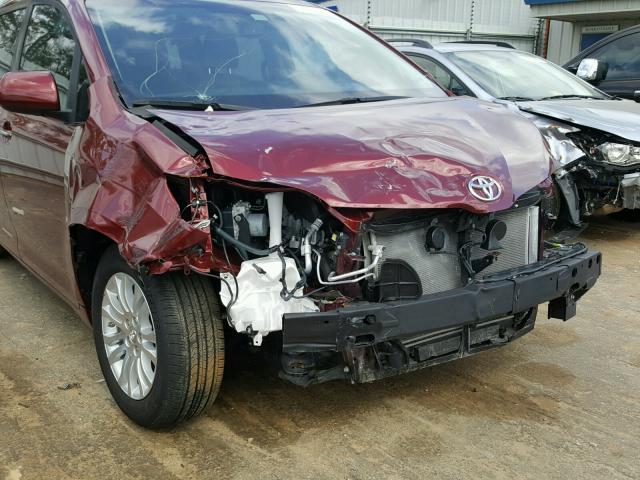 5TDYZ3DC0HS792089 - 2017 TOYOTA SIENNA XLE RED photo 9