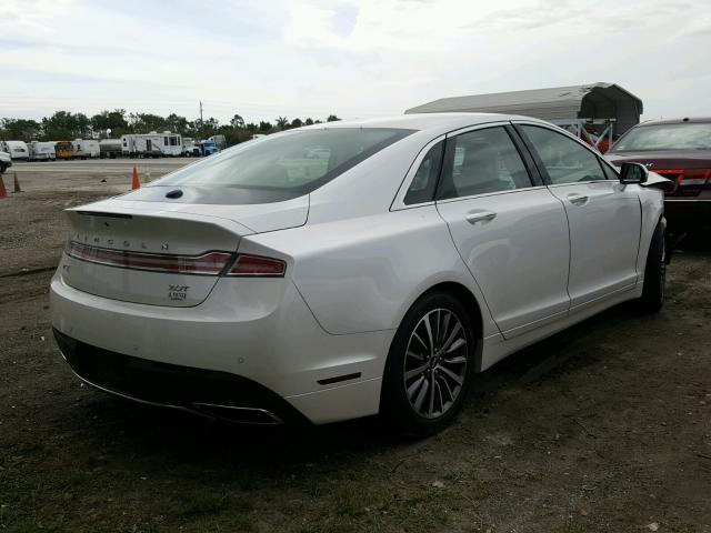 3LN6L5A91HR662821 - 2017 LINCOLN MKZ PREMIE WHITE photo 4