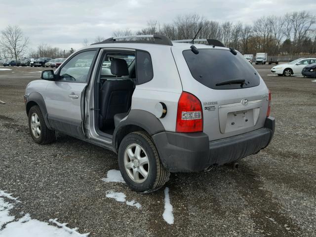 KM8JN12D65U082405 - 2005 HYUNDAI TUCSON GLS SILVER photo 3