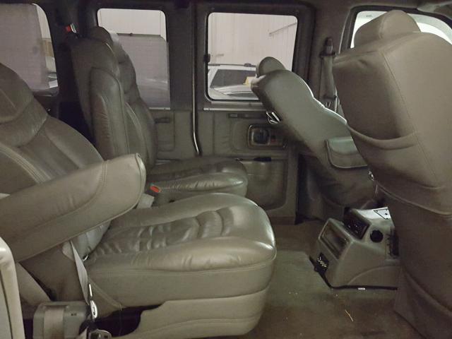 1GBFG15T061154908 - 2006 CHEVROLET EXPRESS G1 WHITE photo 6