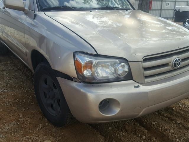 JTEGD21A940087887 - 2004 TOYOTA HIGHLANDER GOLD photo 9