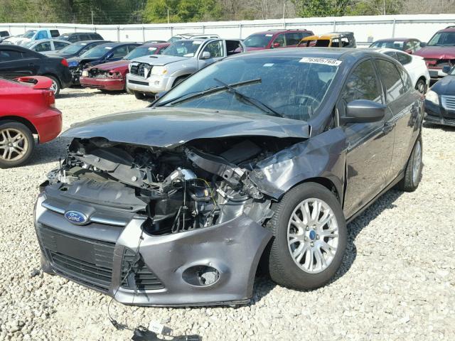 1FAHP3K28CL178178 - 2012 FORD FOCUS SE GRAY photo 2