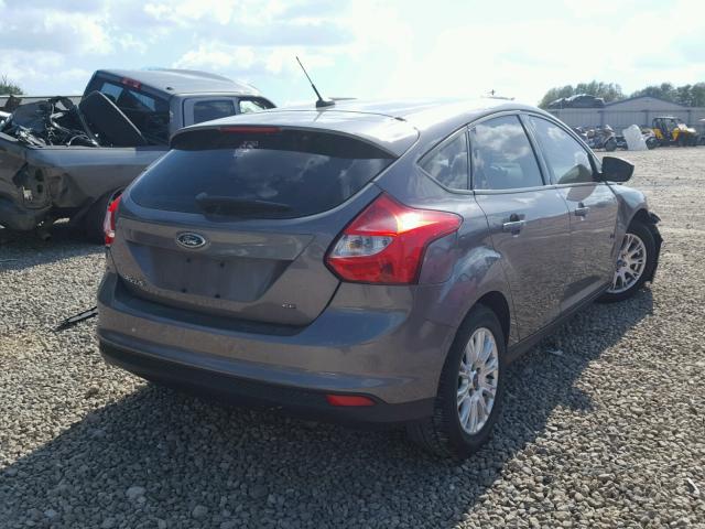 1FAHP3K28CL178178 - 2012 FORD FOCUS SE GRAY photo 4