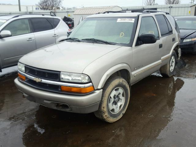 1GNDT13W82K200816 - 2002 CHEVROLET BLAZER BEIGE photo 2