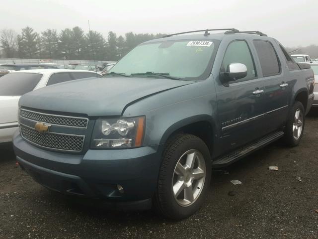 3GNTKGE33BG287892 - 2011 CHEVROLET AVALANCHE BLUE photo 2