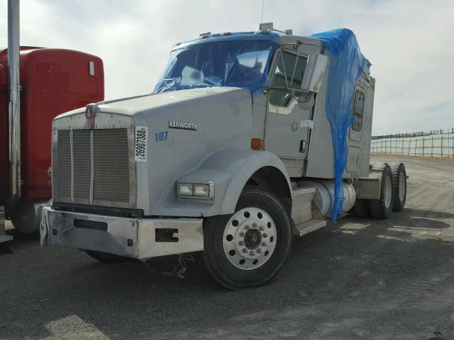 1XKDD49X09J252923 - 2009 KENWORTH CONSTRUCTI GRAY photo 2