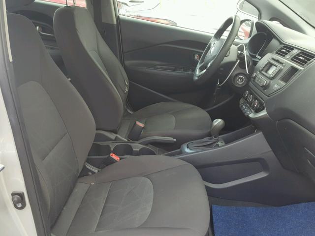 KNADM4A35D6277989 - 2013 KIA RIO LX Արծաթագույն լուսանկար 5