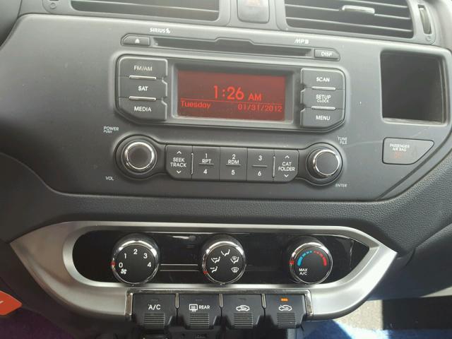 KNADM4A35D6277989 - 2013 KIA RIO LX Արծաթագույն լուսանկար 9