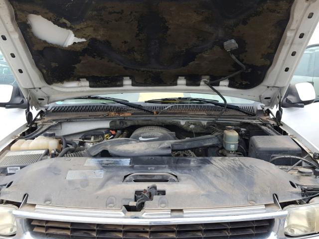 3GNEC16ZX2G359984 - 2002 CHEVROLET SUBURBAN C WHITE photo 7