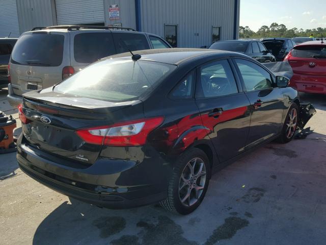 1FADP3F27DL342854 - 2013 FORD FOCUS SE BLACK photo 4