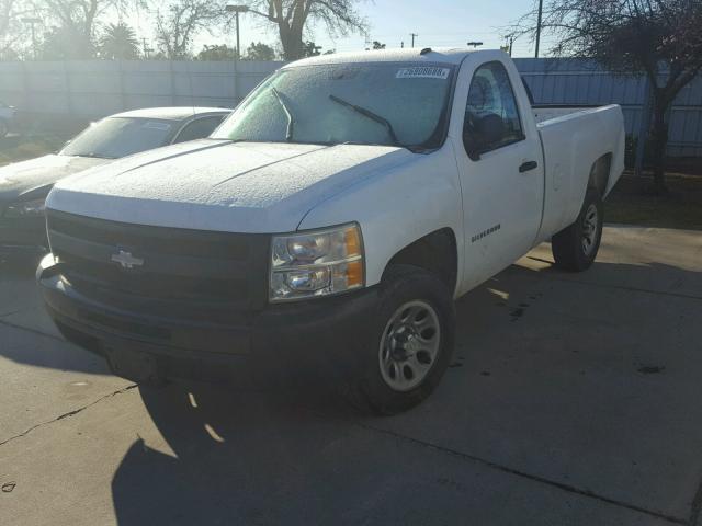 1GCPCPEAXAZ275825 - 2010 CHEVROLET SILVERADO WHITE photo 2