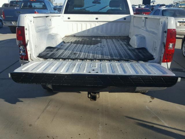 1GCPCPEAXAZ275825 - 2010 CHEVROLET SILVERADO WHITE photo 6