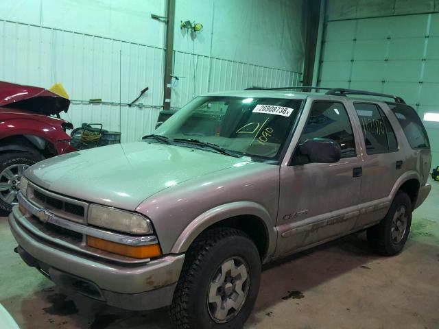 1GNDT13X54K141090 - 2004 CHEVROLET BLAZER GRAY photo 2