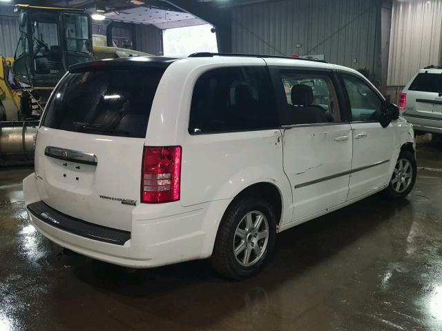 2A4RR5DXXAR343627 - 2010 CHRYSLER TOWN & COU WHITE photo 4