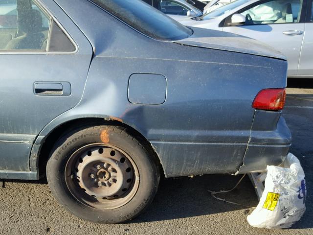 JT2BG22K610605178 - 2001 TOYOTA CAMRY CE GREEN photo 9