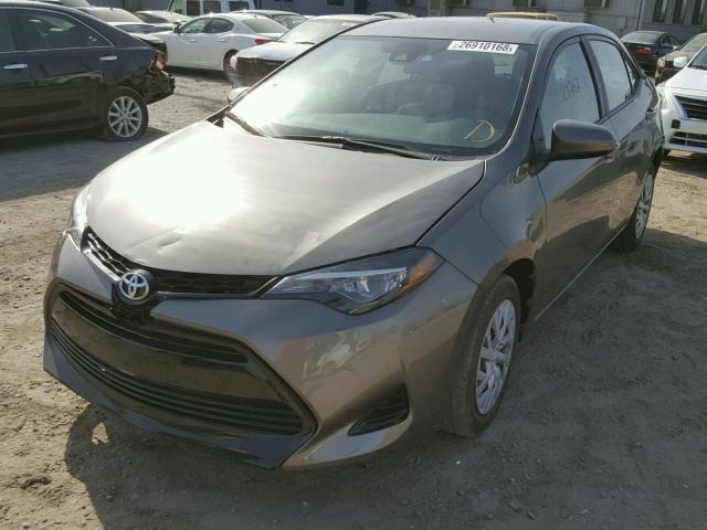 5YFBURHE6HP615798 - 2017 TOYOTA COROLLA L GRAY photo 2