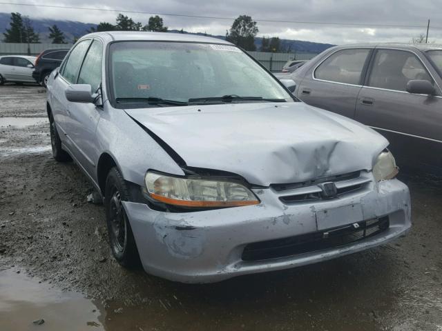 1HGCG5649WA075509 - 1998 HONDA ACCORD LX SILVER photo 1