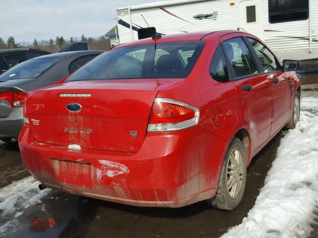 1FAHP35N48W299415 - 2008 FORD FOCUS SE RED photo 4